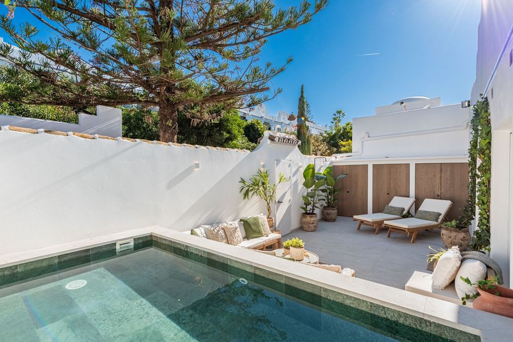 House | Resale in Nueva Andalucía in Nueva Andalucía, Costa del Sol - Main property photo