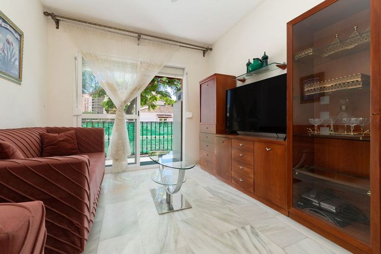 Apartment | Resale in Fuengirola in Fuengirola Others, Costa del Sol - Photo 2