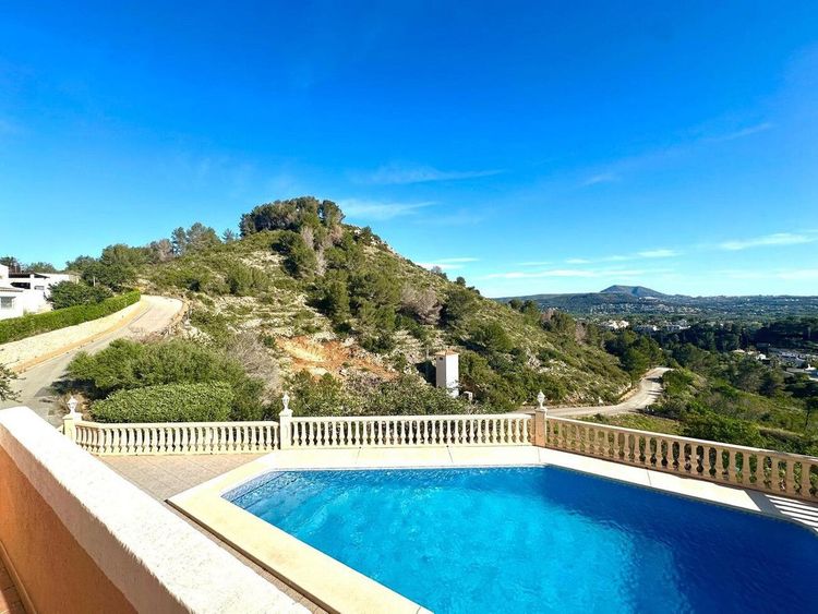 House | Resale in Javea in Javea, Costa Blanca - Photo 3
