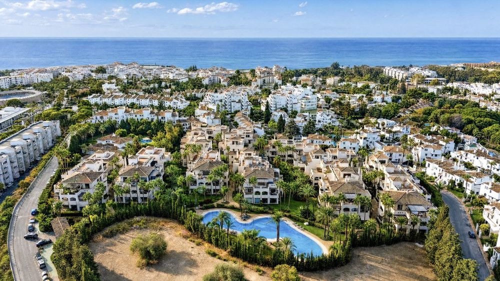 Apartment | Resale in Puerto Banús in Puerto Banús, Nueva Andalucía, Costa del Sol - Main property photo