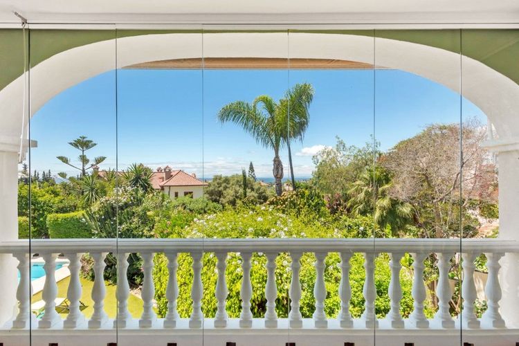 House | Resale in Marbella in Marbella, Costa del Sol - Photo 4