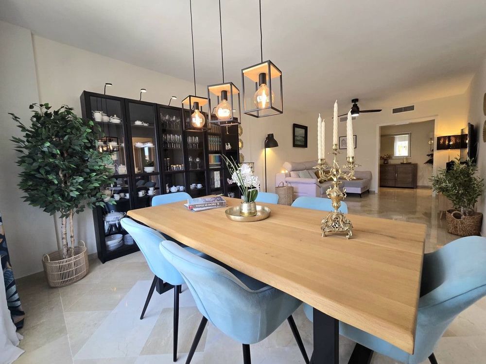 Apartment | Resale in Calahonda in Calahonda, Costa del Sol - Main property photo
