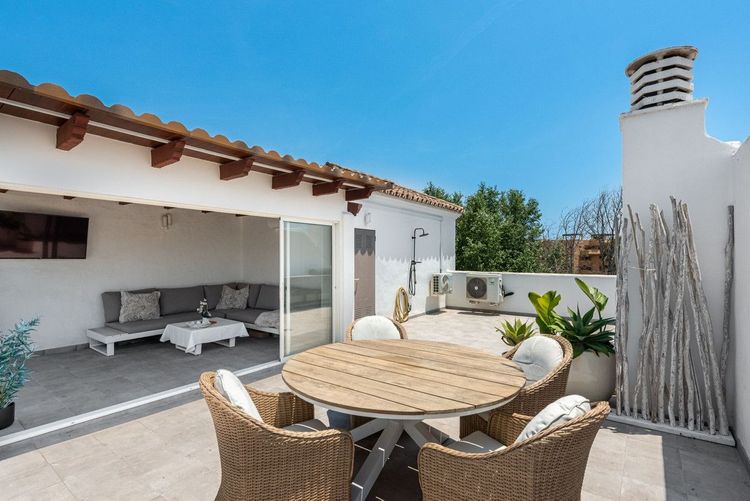 Penthouse | Resale in Estepona in Estepona, Costa del Sol - Photo 2