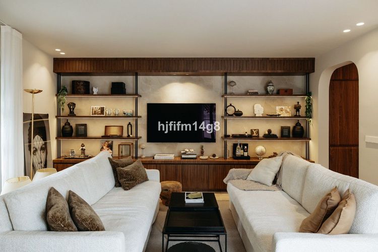 House | Resale in The Golden Mile - Development photo 1