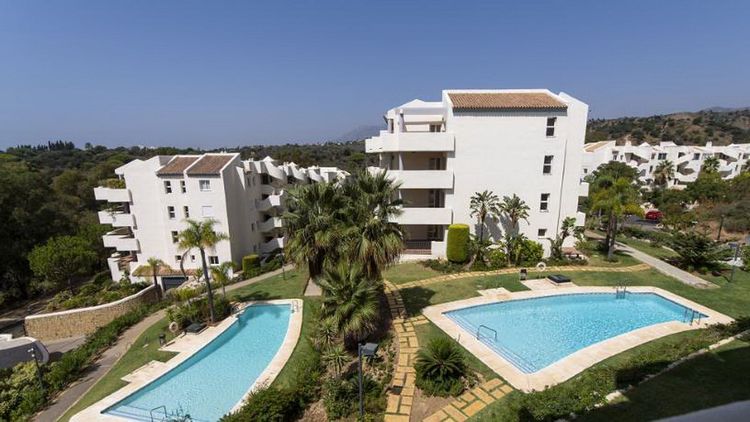 Apartment | Resale in Elviria - Development photo 1