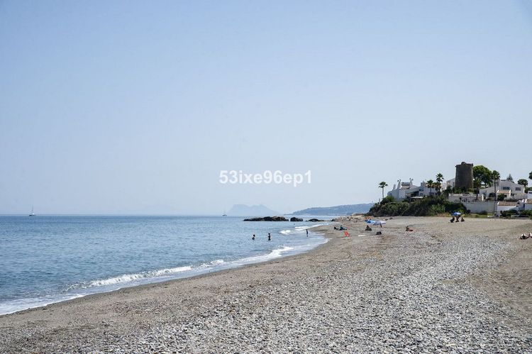House | Resale in Estepona - Development photo 1