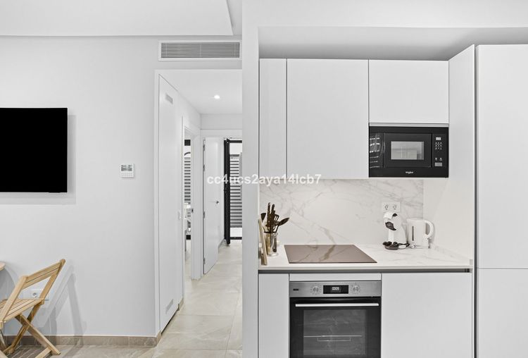 listing card gallery