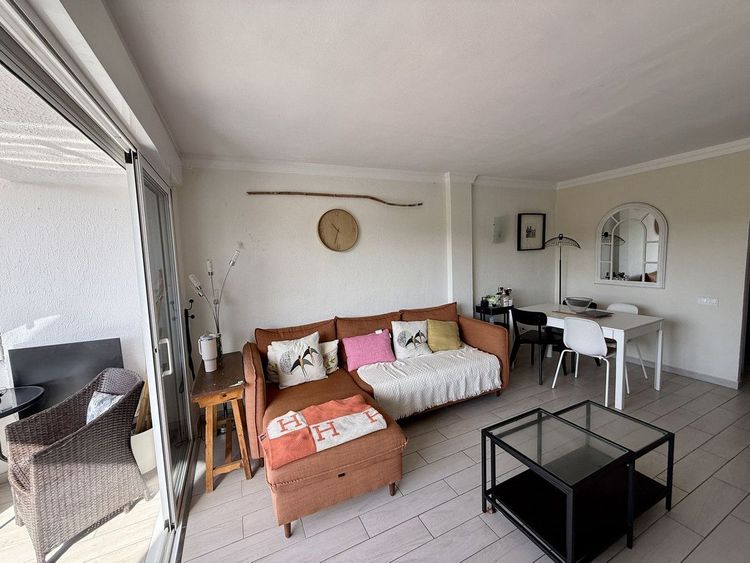 Apartment | Resale in Marbesa in Marbesa, Costa del Sol - Photo 4