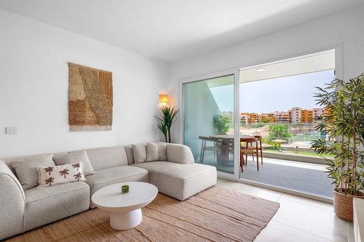 Apartment | Resale in Punta Prima in Punta Prima, Costa Blanca - Photo 4