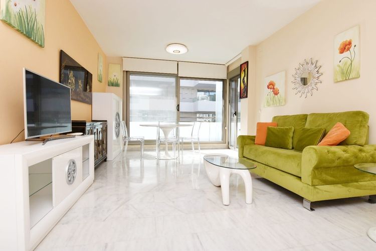 Apartment | Resale in Benalmadena Costa in Benalmadena Costa, Costa del Sol - Photo 3