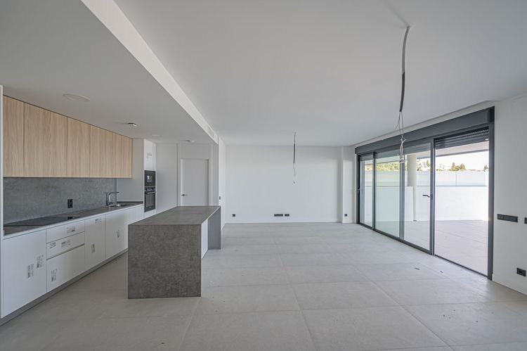 Apartment | Resale in Altos de los Monteros in Altos de los Monteros, Costa del Sol - Photo 4