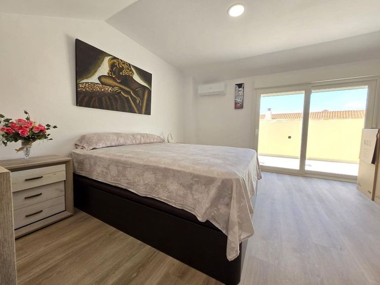 House | Resale in Los Boliches in Los Boliches, Costa del Sol - Photo 5