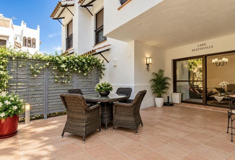 Apartment | Resale in New Golden Mile in New Golden Mile, Estepona East Others, Costa del Sol - Photo 4
