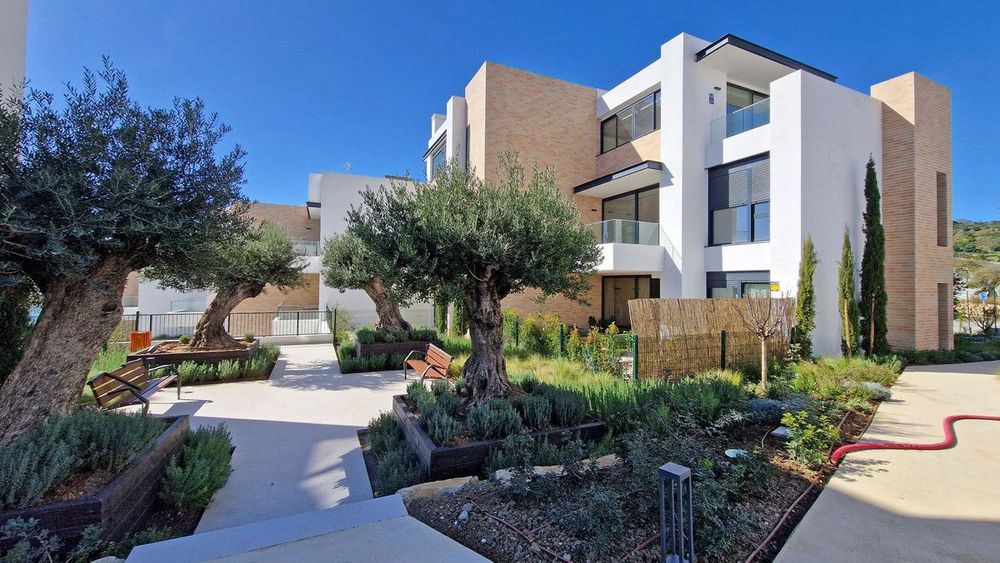 Apartment | Resale in Estepona in Estepona, Costa del Sol - Main property photo