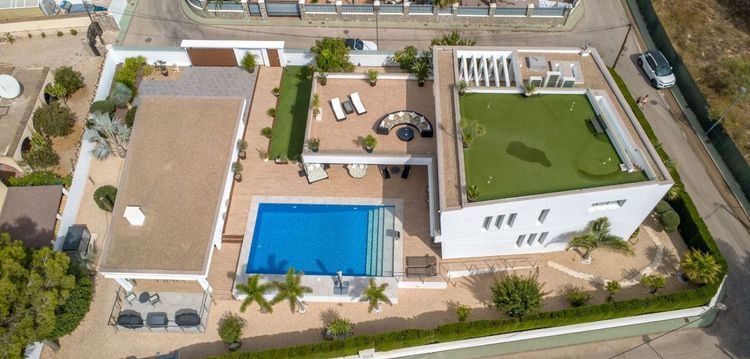 House | Resale in Pinar de Campoverde in Pinar de Campoverde, Costa Blanca - Photo 4