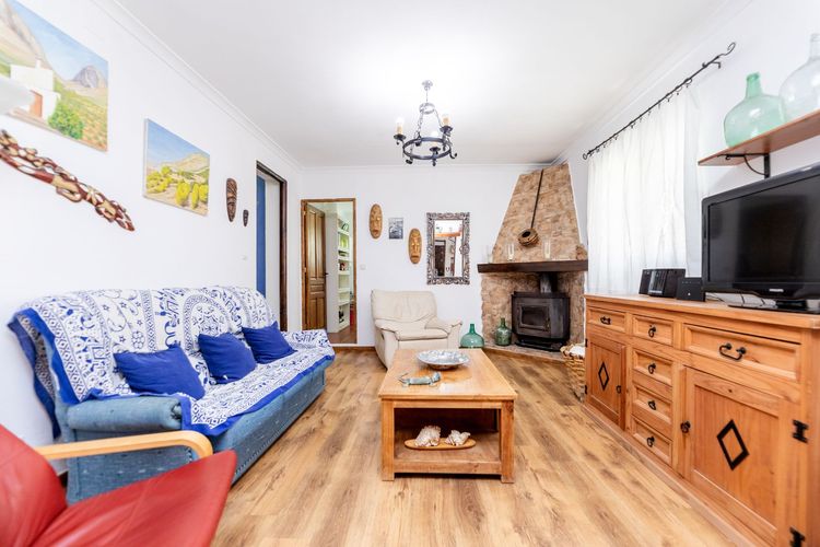 House | Resale in Cuevas De San Marcos in Cuevas De San Marcos, Costa del Sol - Photo 4