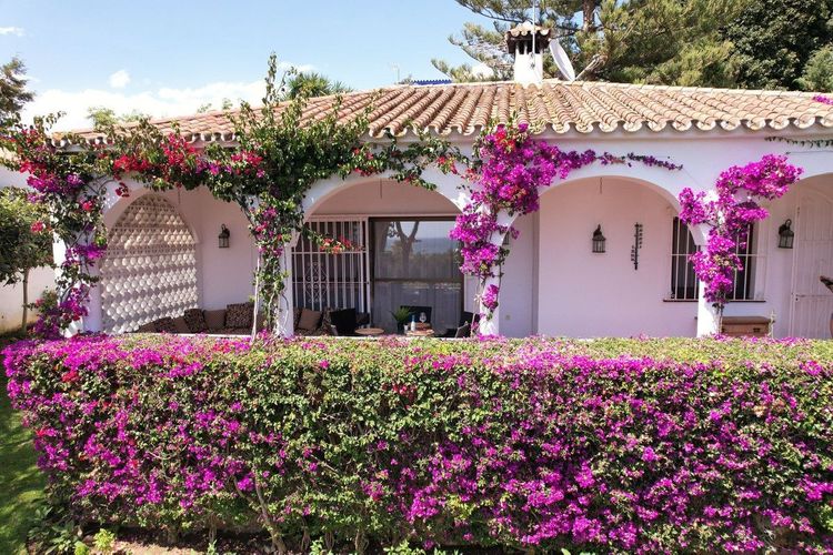 House | Resale in Marbesa in Marbesa, Costa del Sol - Photo 3