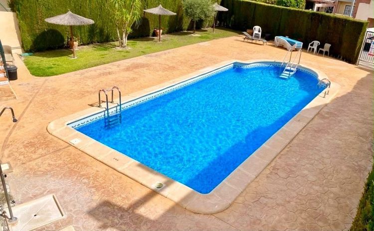 House | Resale in Villamartin in Villamartin, Costa Blanca - Photo 3