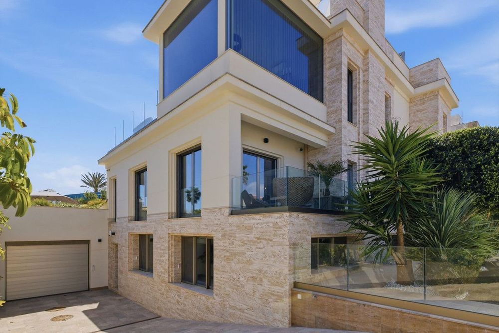 House | Resale in La Zenia in La Zenia, Costa Blanca - Main property photo