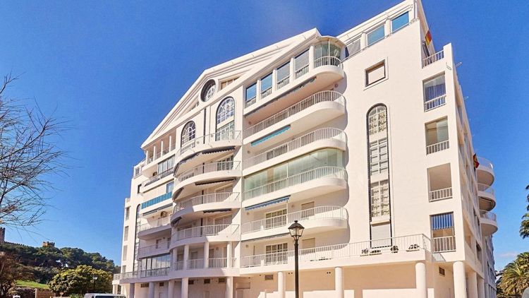 Apartment | Resale in Fuengirola in Fuengirola Others, Costa del Sol - Photo 2