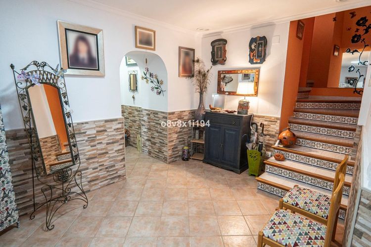 House | Resale in Macharaviaya in Macharaviaya, Costa del Sol - Photo 5
