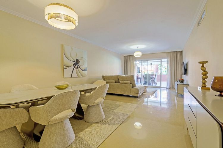 Apartment in Puerto Banús in Puerto Banús, Nueva Andalucía, Costa del Sol - Photo 4
