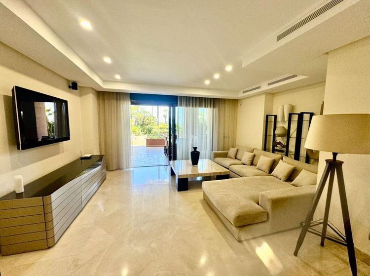 Apartment | Resale in Puerto Banús in Puerto Banús, Costa del Sol - Photo 4