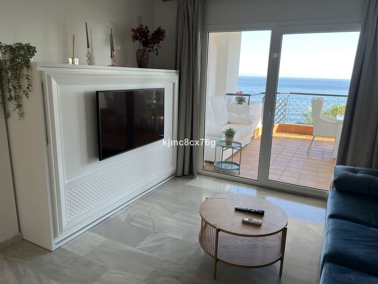 Apartment | Resale in Calahonda in Calahonda, Costa del Sol - Photo 5