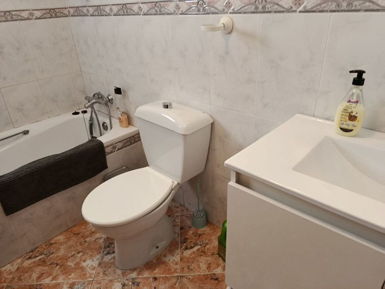 House | Resale in Elche in Elche, Costa Blanca - Photo 2