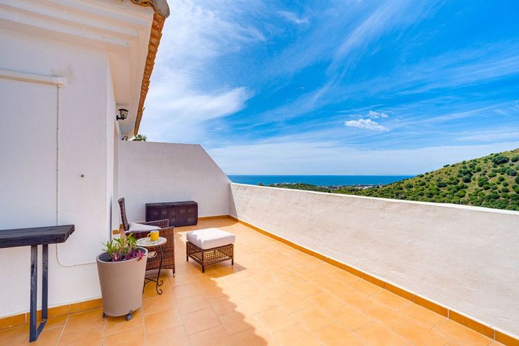 Penthouse | Resale in Calahonda in Calahonda, Costa del Sol - Photo 4