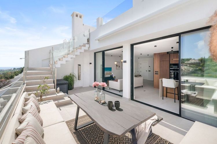 Penthouse | Resale in La Quinta in La Quinta, Costa del Sol - Photo 2