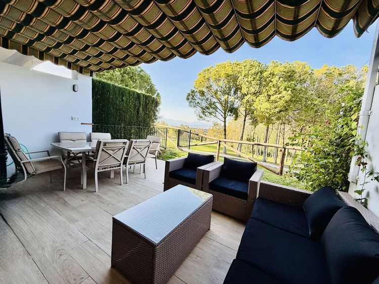 House | Resale in Alhaurín de la Torre in Alhaurín de la Torre, Costa del Sol - Photo 2