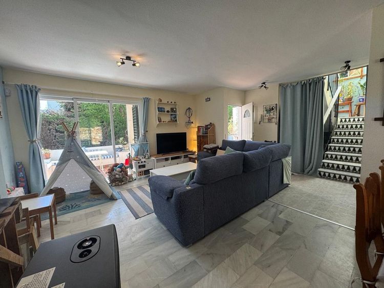 House | Resale in Atalaya in Atalaya, Costa del Sol - Photo 5