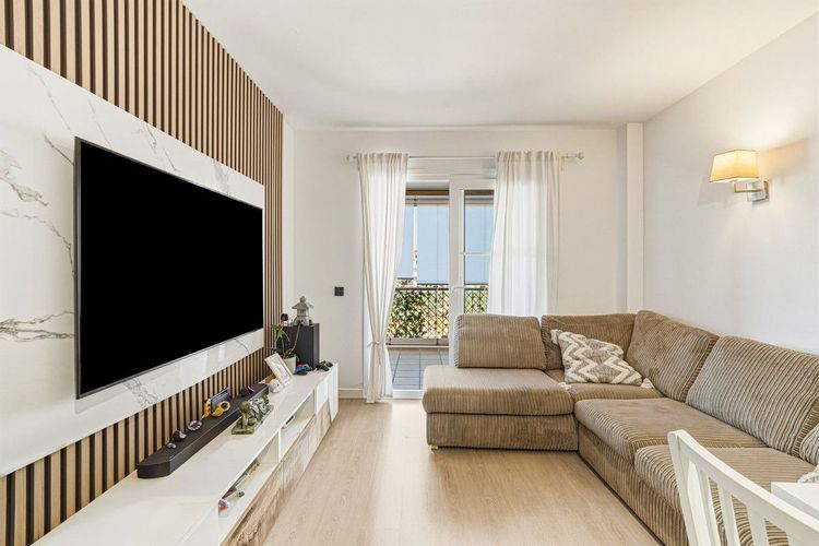 Apartment | Resale in Riviera del Sol in Riviera del Sol, Costa del Sol - Photo 2