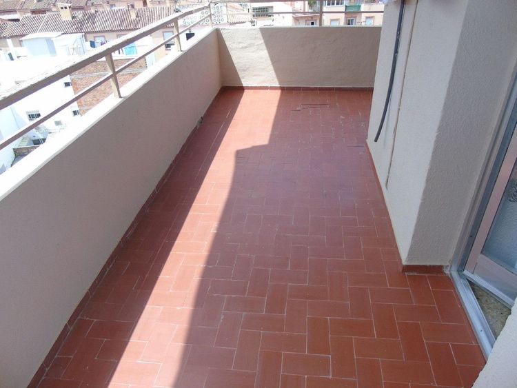 Apartment | Resale in Fuengirola in Fuengirola Others, Costa del Sol - Photo 2