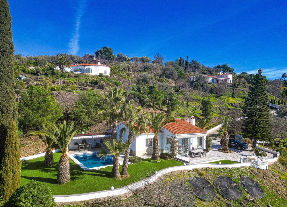 House | Resale in Arenas in Arenas, Costa del Sol - Main property photo