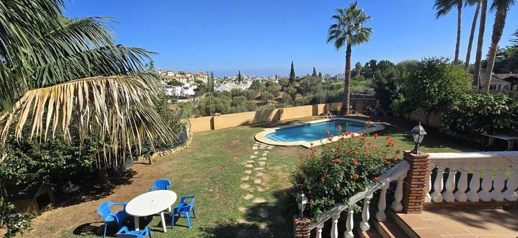 House | Resale in Sierrezuela in Sierrezuela, Costa del Sol - Photo 4