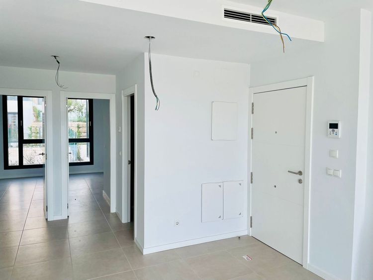 Apartment | Resale in Estepona in Estepona, Costa del Sol - Photo 2