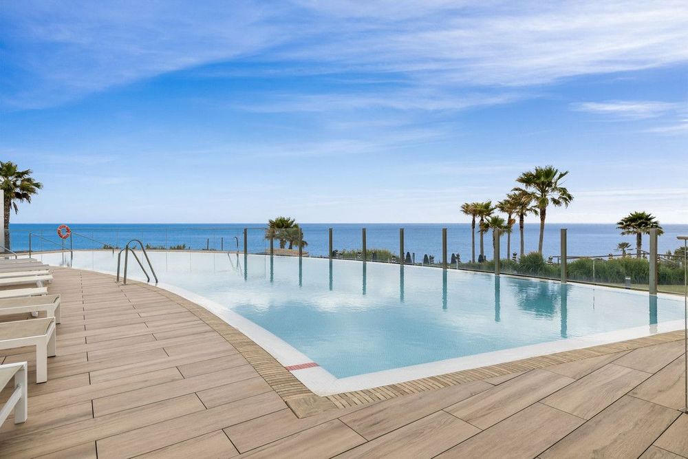 Apartment | Resale in Estepona in Estepona, Costa del Sol - Main property photo