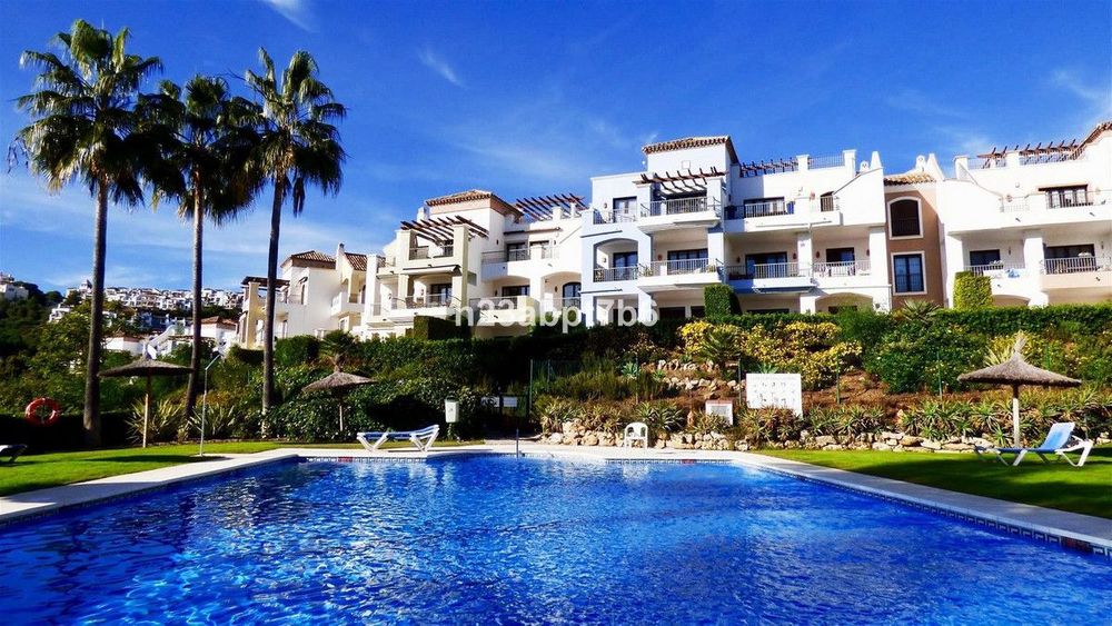Apartment | Resale in Los Arqueros in Los Arqueros, Costa del Sol - Main property photo