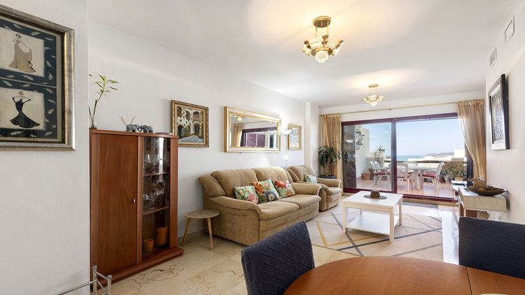Apartment | Resale in Casares in Casares Others, Costa del Sol - Photo 2