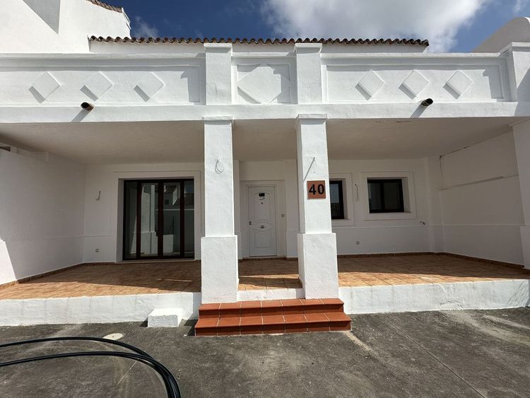 House | Resale in Doña Julia in Doña Julia, Costa del Sol - Photo 2