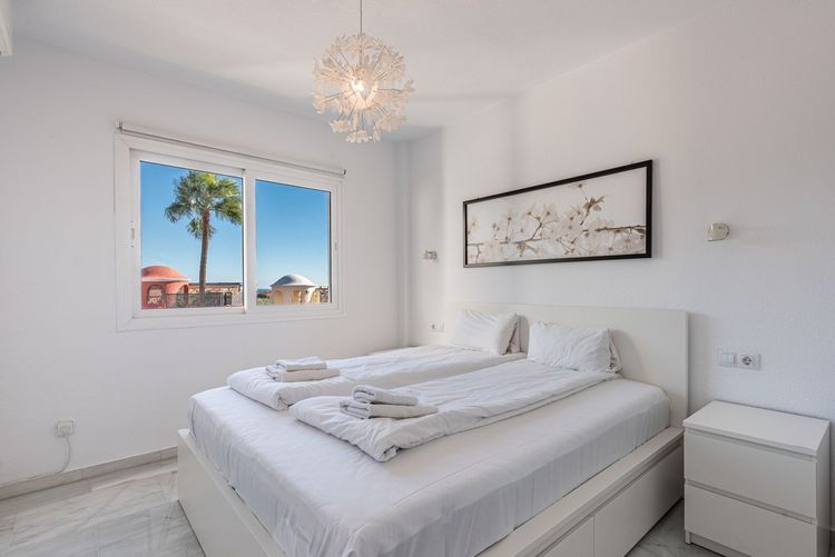 Penthouse | Resale in Calahonda in Calahonda, Costa del Sol - Photo 5