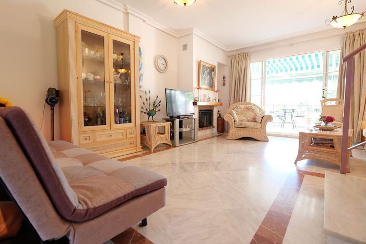 House | Resale in Marbella in Marbella Others, Costa del Sol - Photo 4