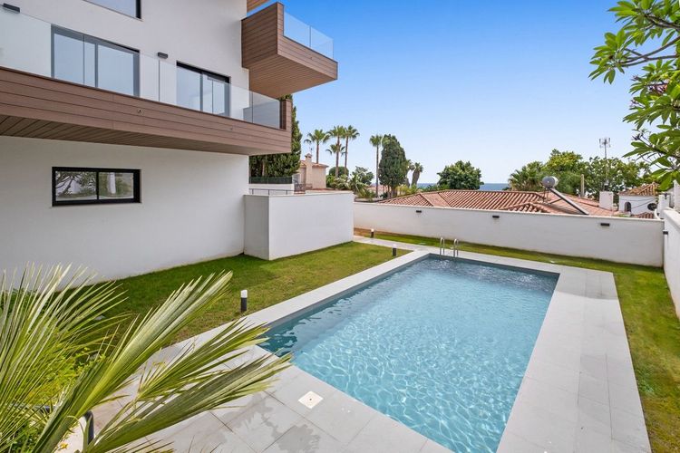 Apartment | Resale in Montemar in Montemar, Costa del Sol - Photo 4