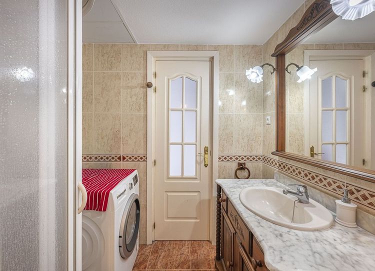 Apartment | Resale in Fuengirola in Fuengirola Others, Costa del Sol - Photo 3