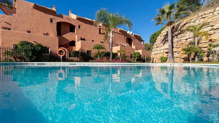 Apartment | Resale in Elviria in Elviria, Costa del Sol - Photo 4