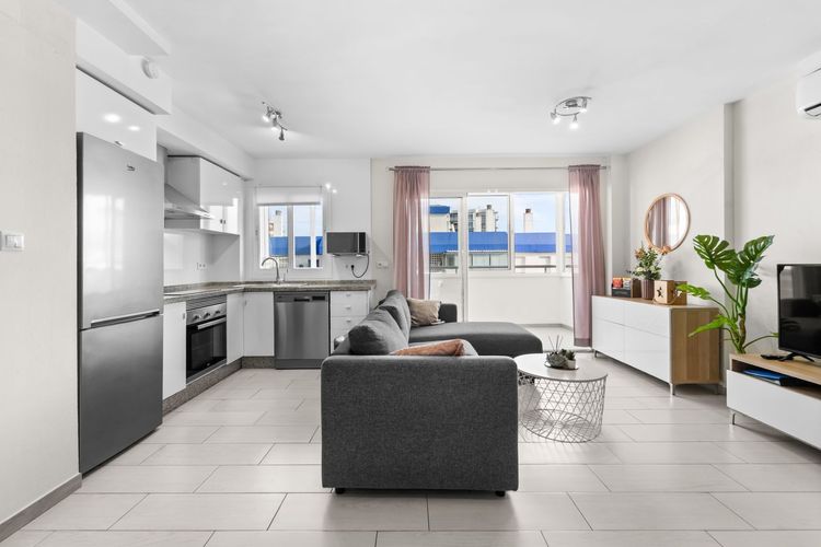 Apartment | Resale in Benalmadena in Benalmadena Others, Costa del Sol - Photo 3