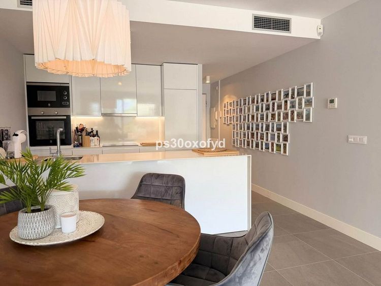 Apartment in La Duquesa in La Duquesa, Manilva, Costa del Sol - Photo 2