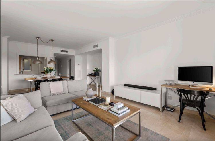 Apartment | Resale in Benahavís in Benahavís Others, Costa del Sol - Photo 4